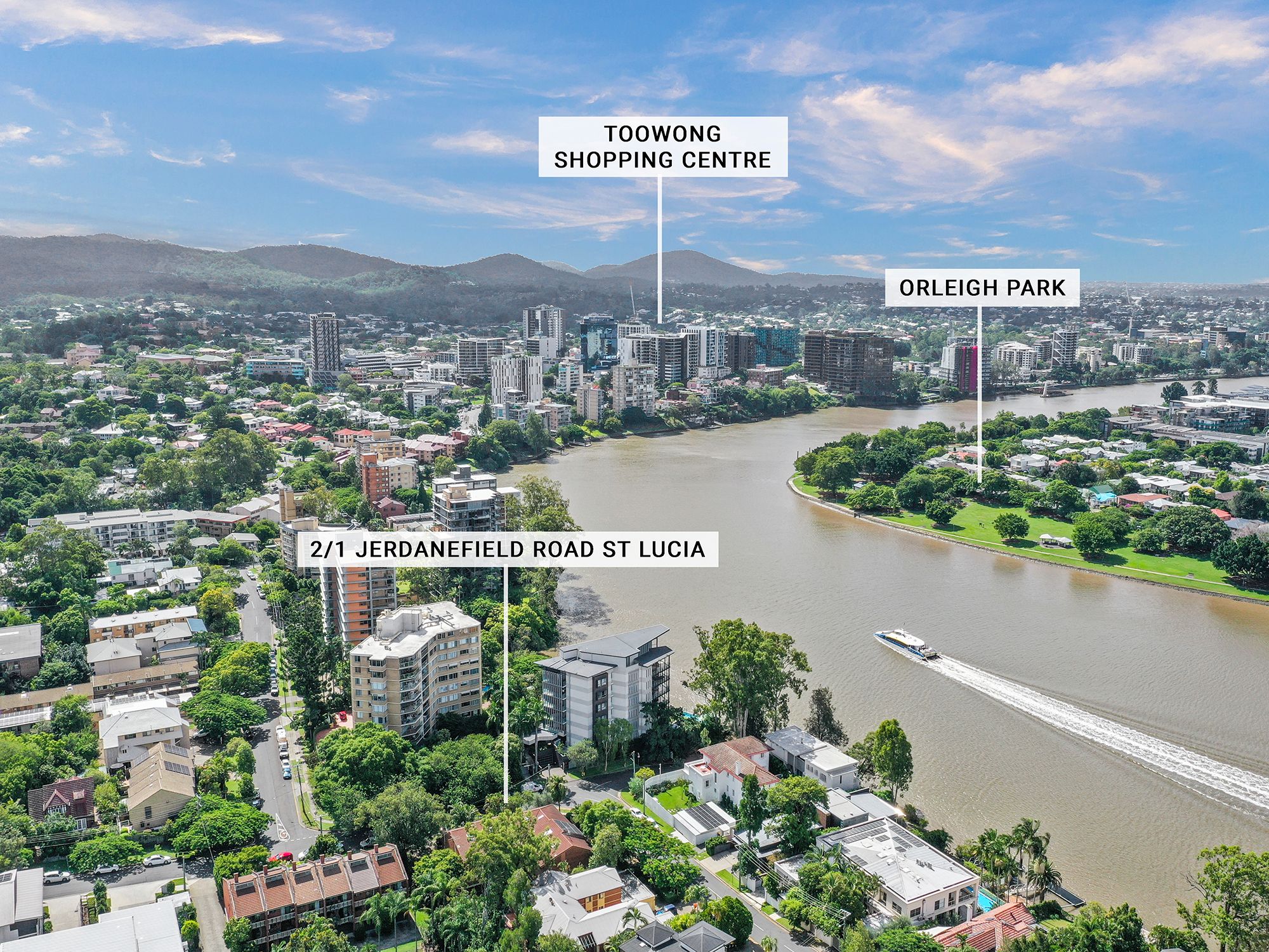 2 Bedroom Townhouse * Courtyard * Double Garage